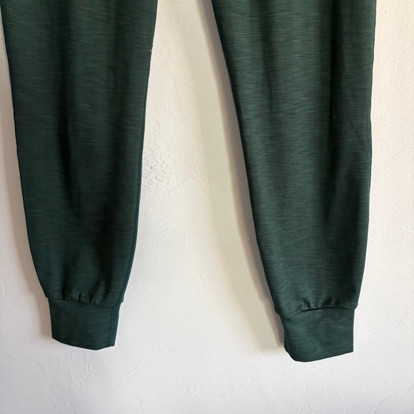 Beyond Yoga Heather Rib Street Jogger Midnight Green - Picture 4 of 8